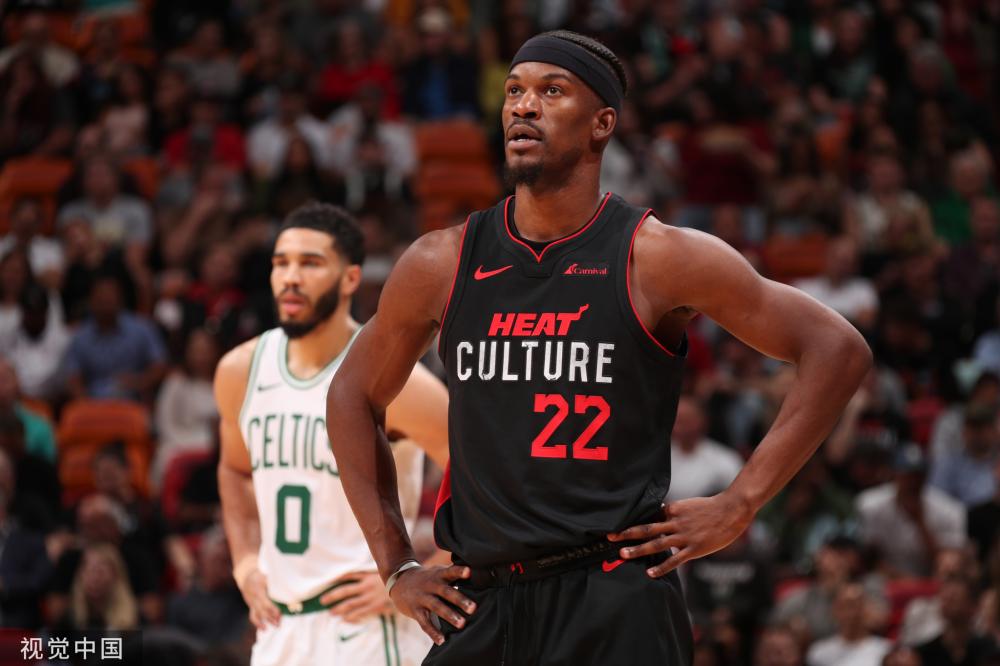 围观的人群 围观的人群